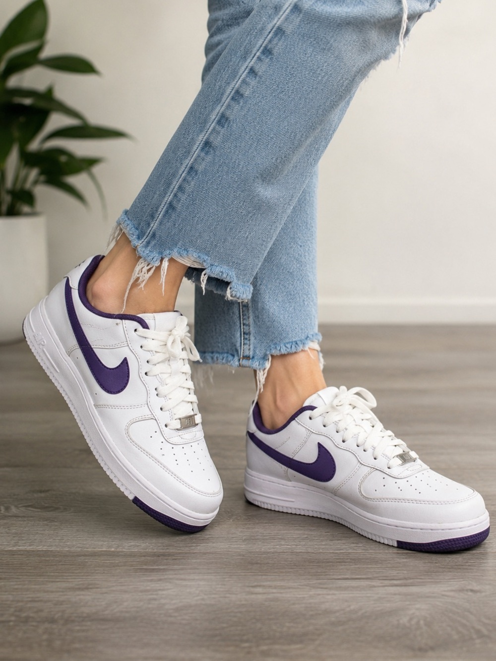 Nike Air Force 1 LV8 GS White Court Purple Sneakers Youth 8Y Women’s 9.5
